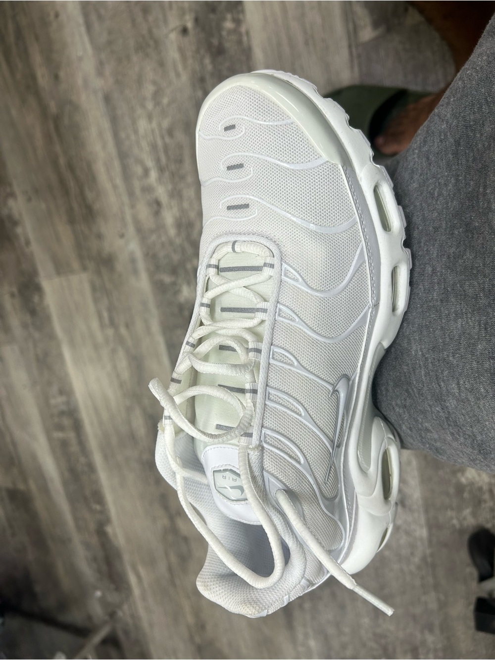 Men's White Mesh Athletic Sneakers with Cushioned Sole